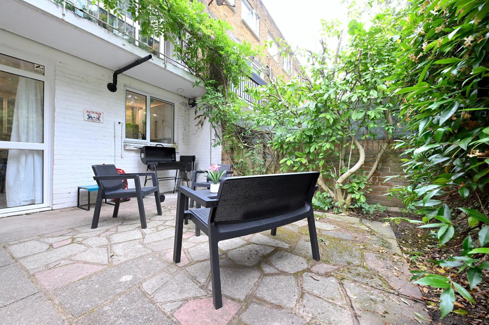 4 Bedroom Patio House Regent'S Park - Parking London Exterior photo