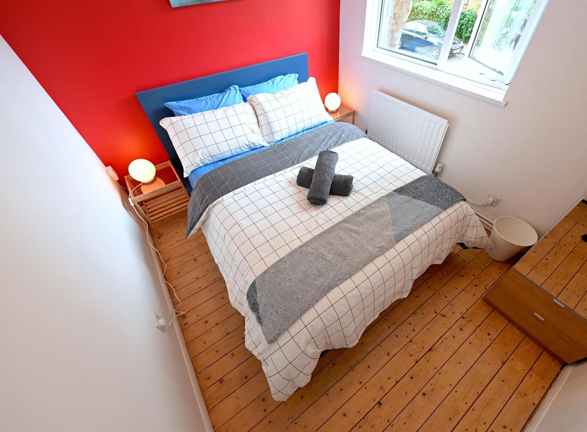 4 Bedroom Patio House Regent'S Park - Parking London Exterior photo