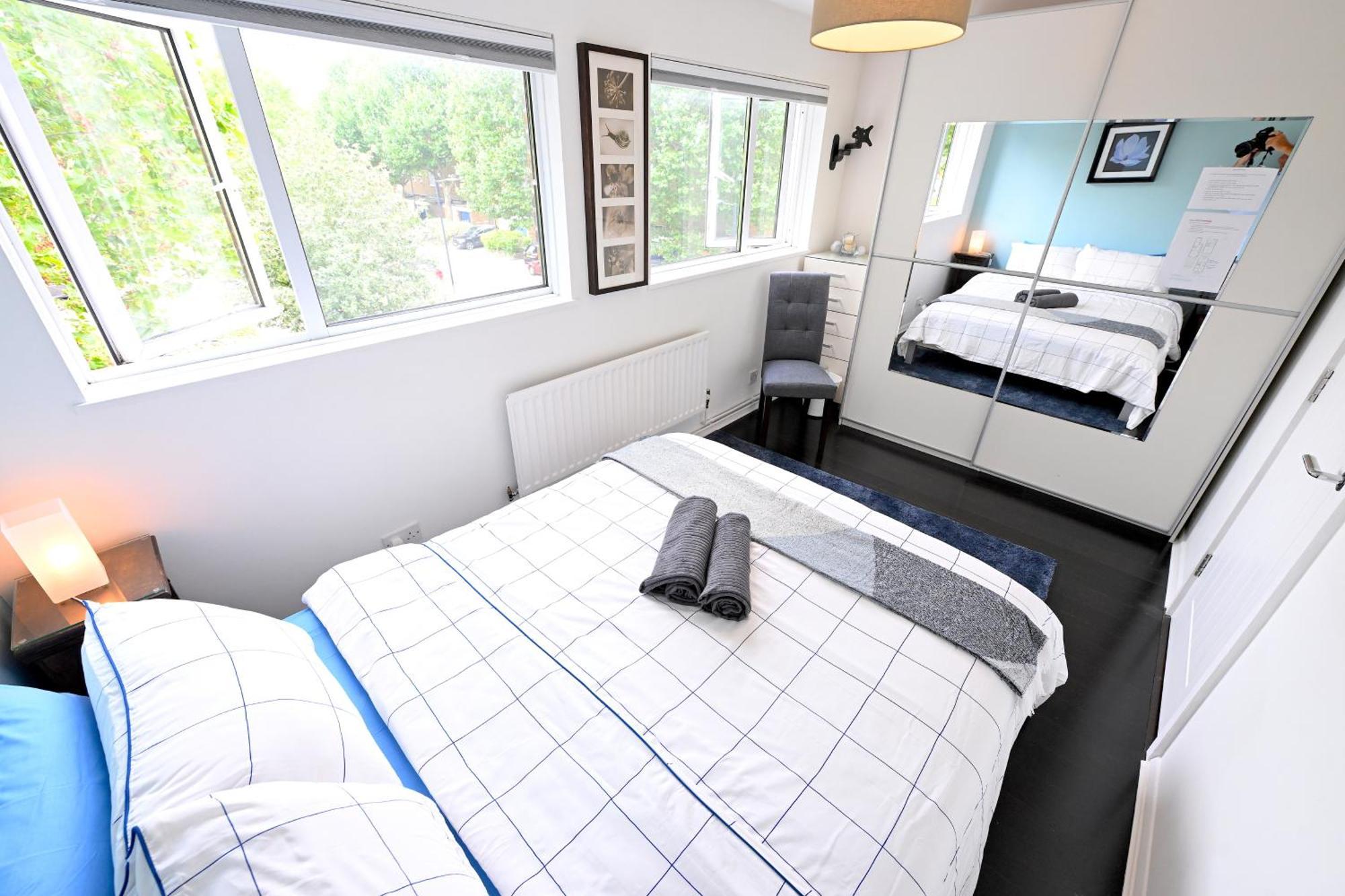 4 Bedroom Patio House Regent'S Park - Parking London Exterior photo