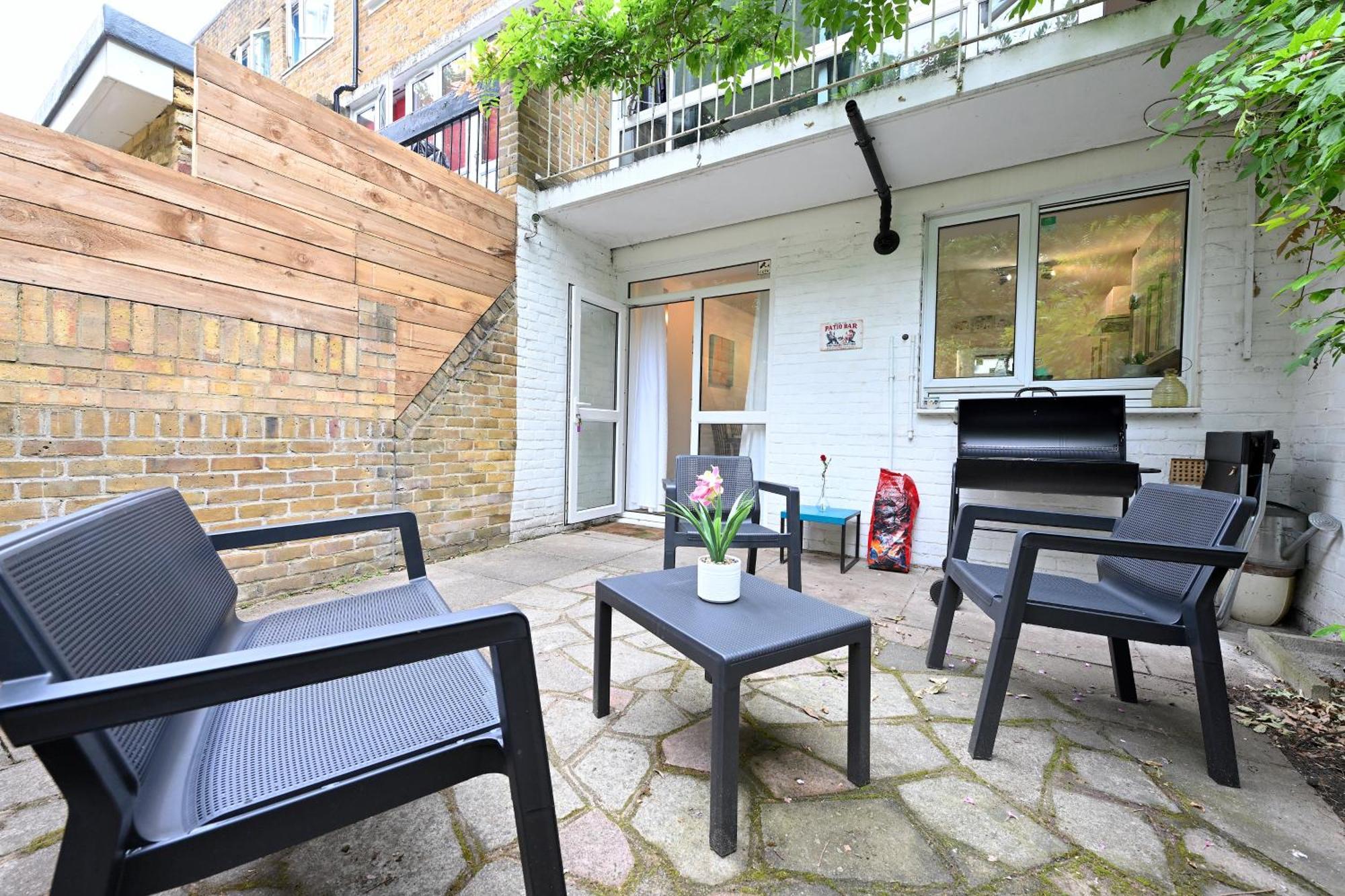 4 Bedroom Patio House Regent'S Park - Parking London Exterior photo