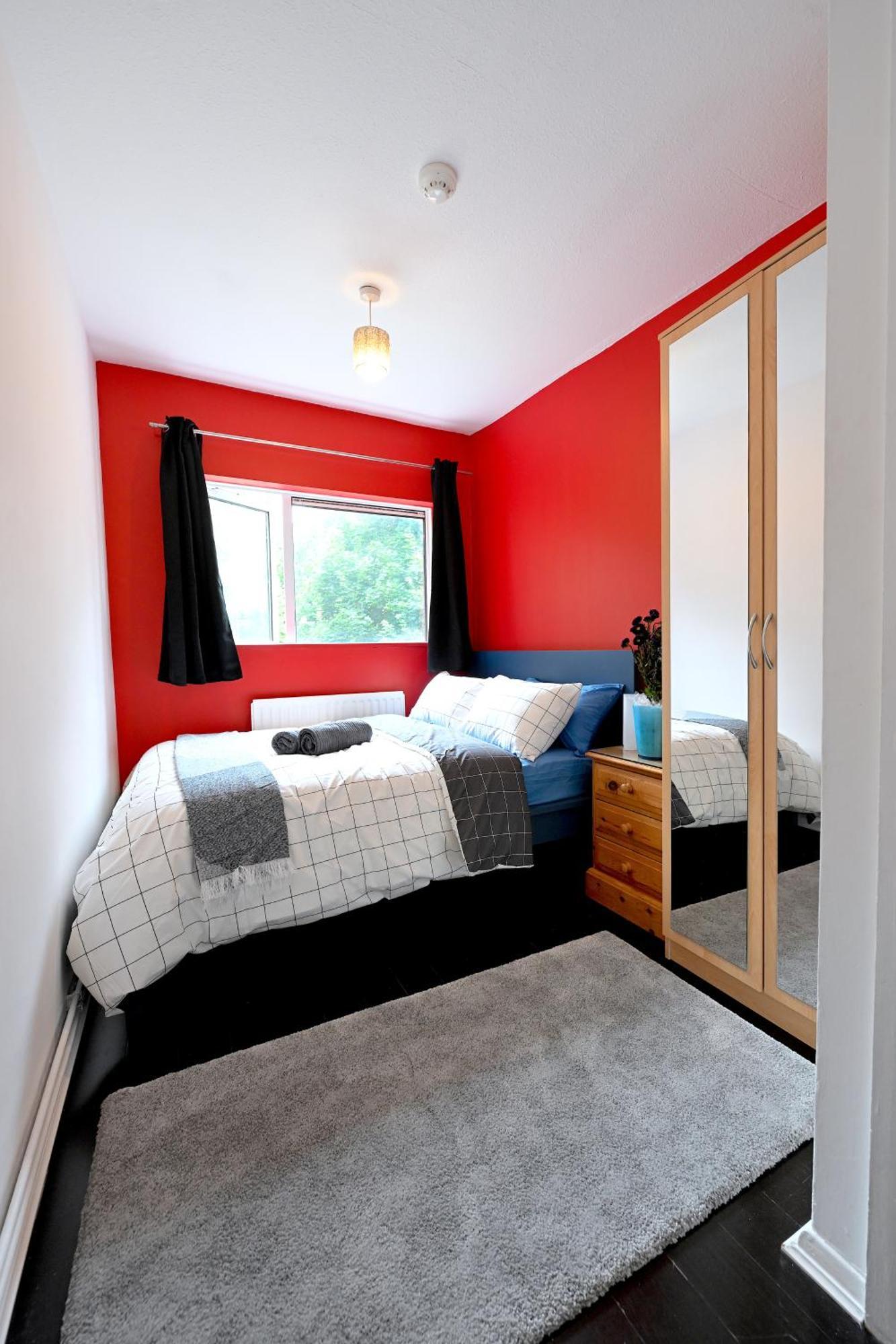 4 Bedroom Patio House Regent'S Park - Parking London Exterior photo