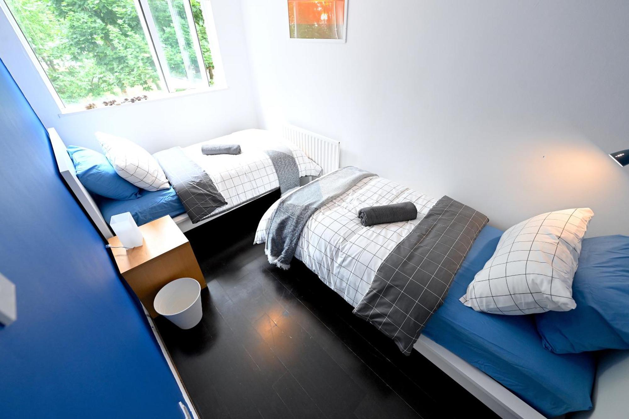 4 Bedroom Patio House Regent'S Park - Parking London Exterior photo